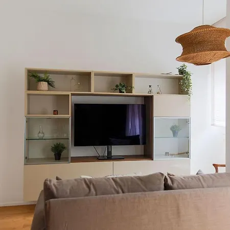 The Rent - Comfortable One-bedroom Near Porta Romana Διαμέρισμα *