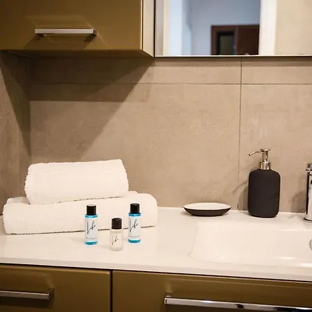 The Rent - Comfortable One-bedroom Near Porta Romana *